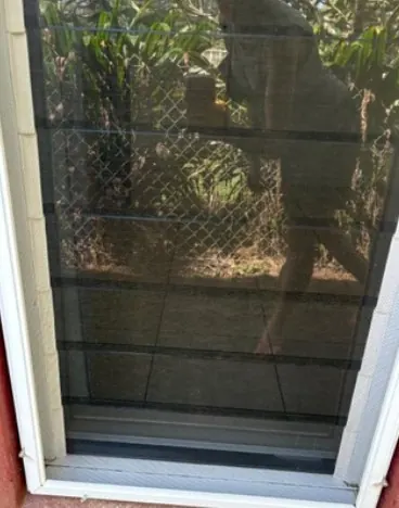 Flyscreen clear and bright after cleaning